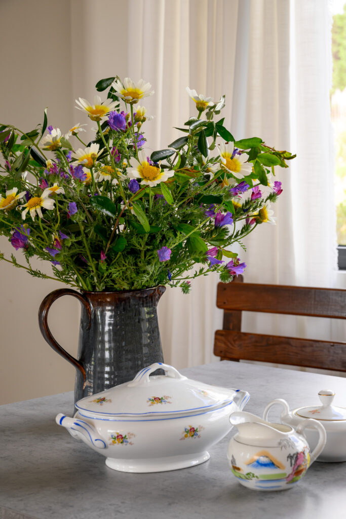 44 Dinning Room Flowers